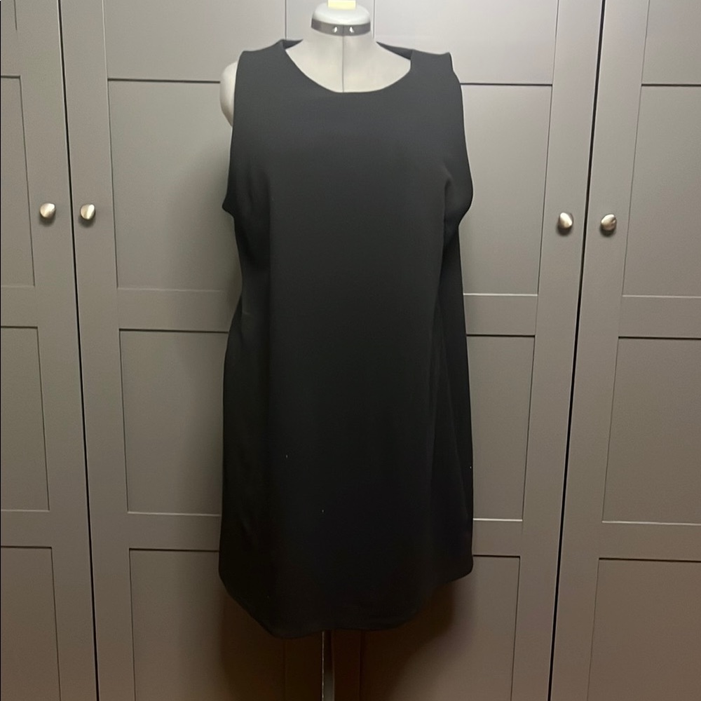 XXL Elegant Black Sleeveless Dress